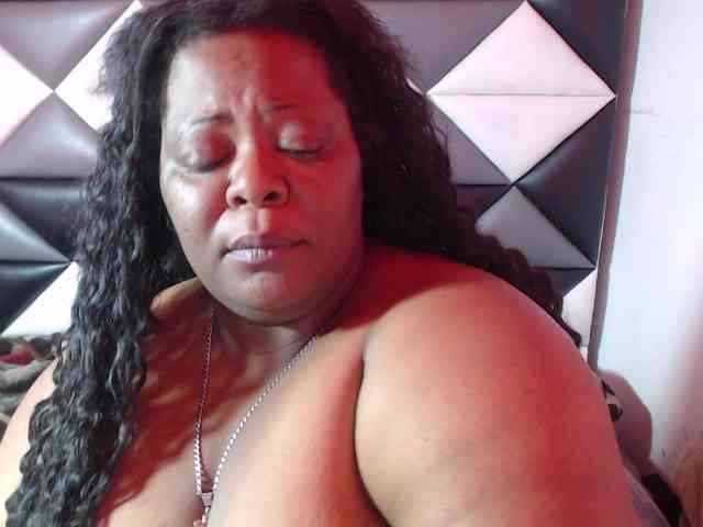 ShantalBBW webcam