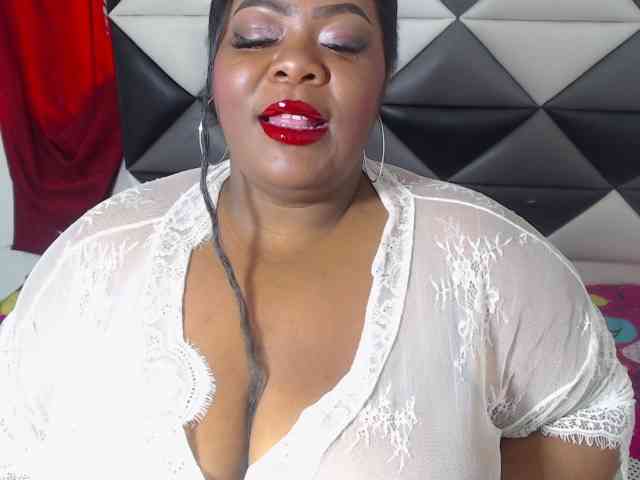 ShantalBBW webcam