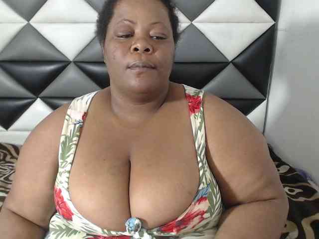 ShantalBBW webcam