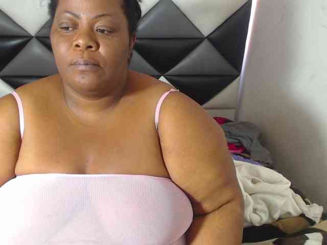 ShantalBBW webcam