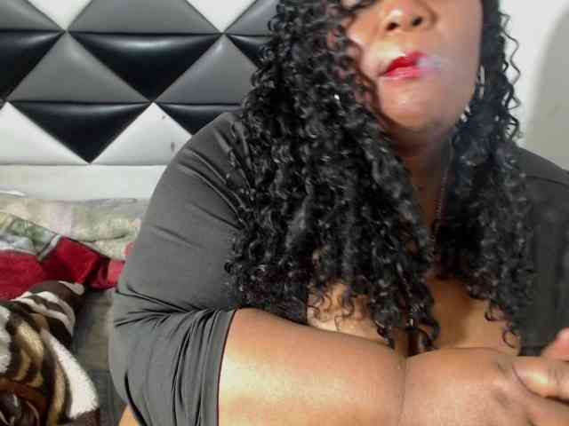 ShantalBBW webcam