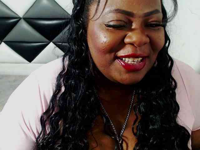ShantalBBW webcam