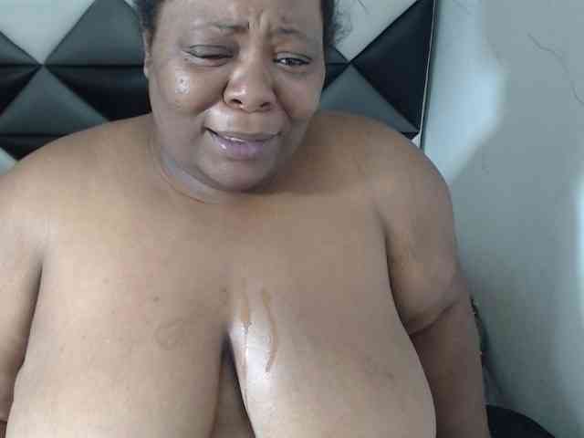 ShantalBBW webcam