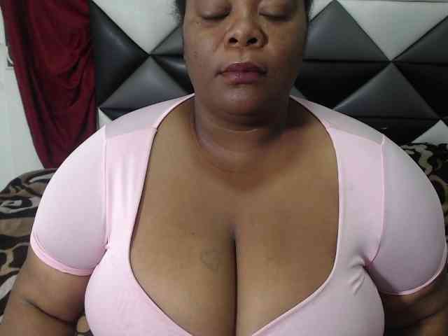 ShantalBBW webcam