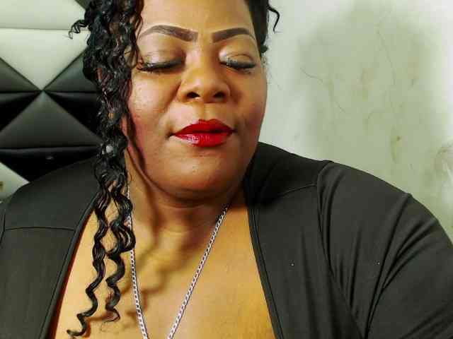 ShantalBBW webcam
