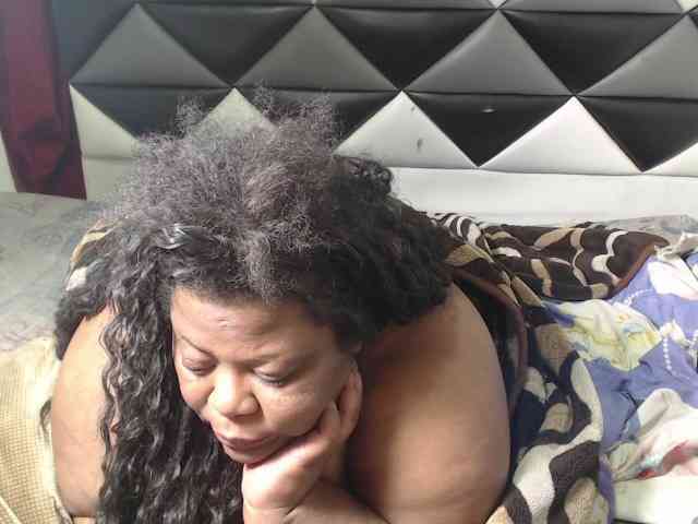 ShantalBBW webcam