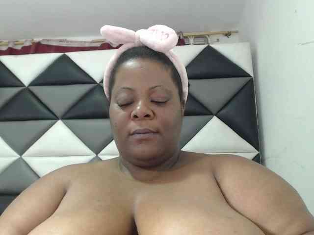 ShantalBBW webcam