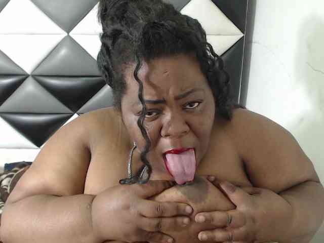 ShantalBBW webcam