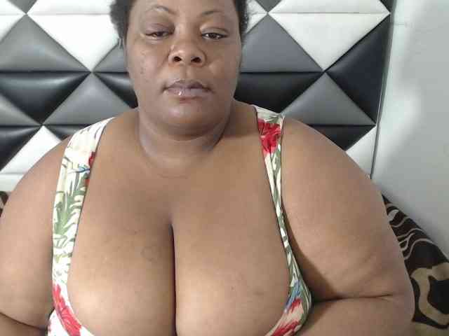 ShantalBBW webcam