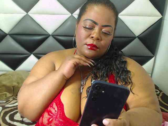 ShantalBBW webcam