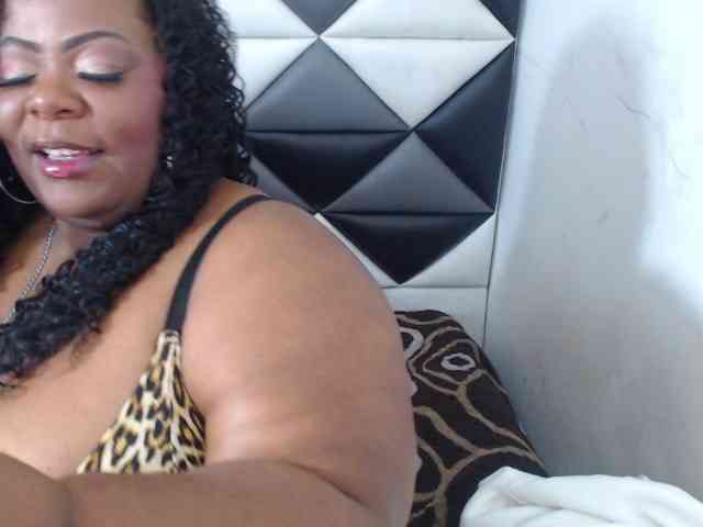 ShantalBBW webcam