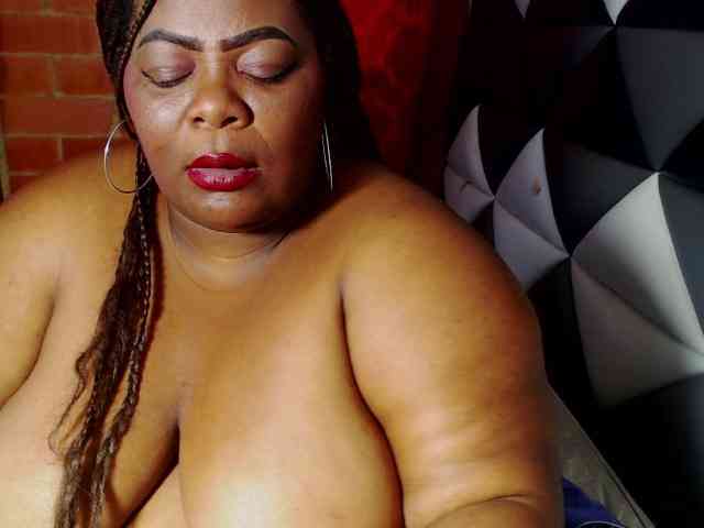 ShantalBBW webcam