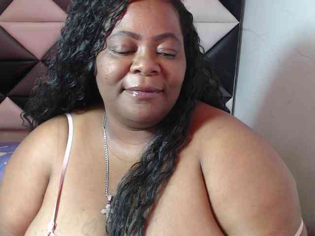 ShantalBBW webcam