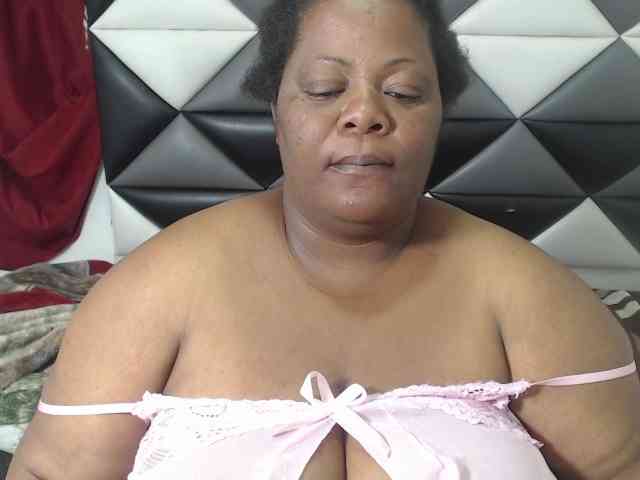 ShantalBBW webcam