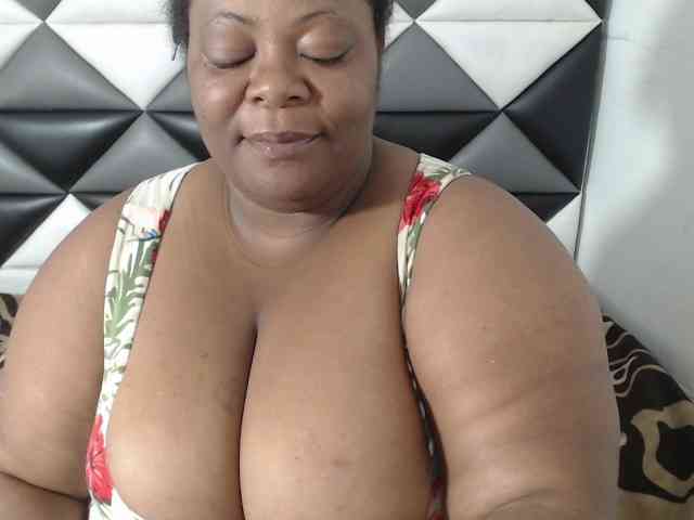 ShantalBBW webcam