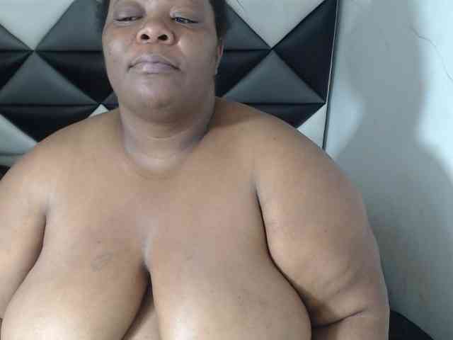 ShantalBBW webcam