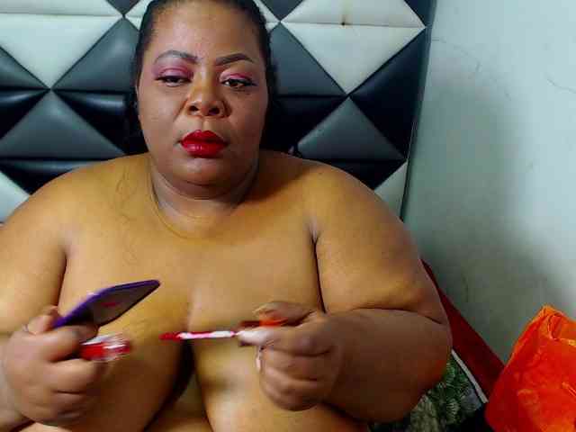 ShantalBBW webcam
