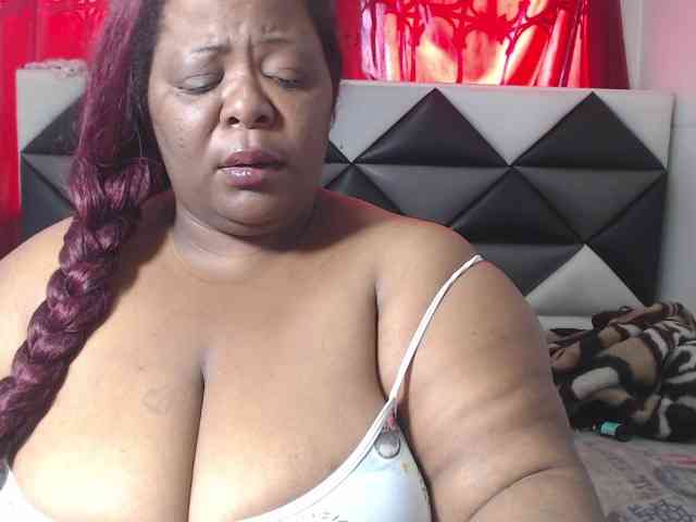 ShantalBBW webcam