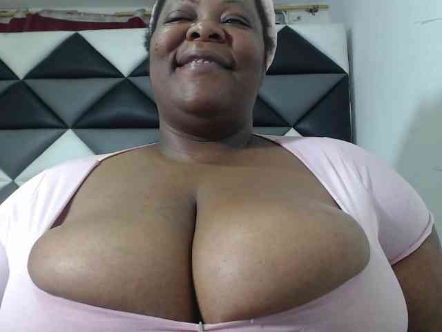 ShantalBBW webcam