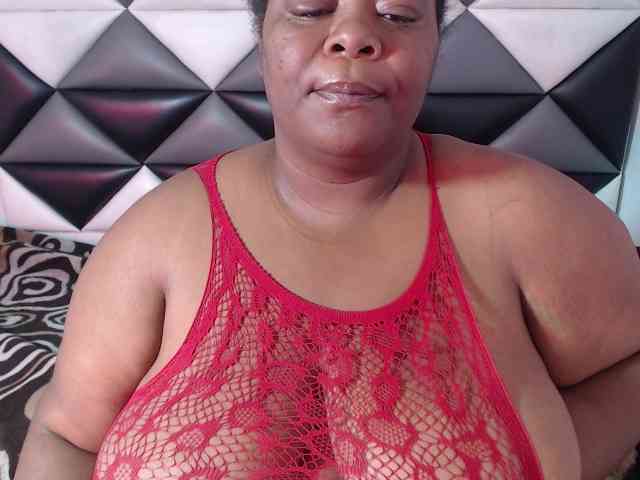 ShantalBBW webcam