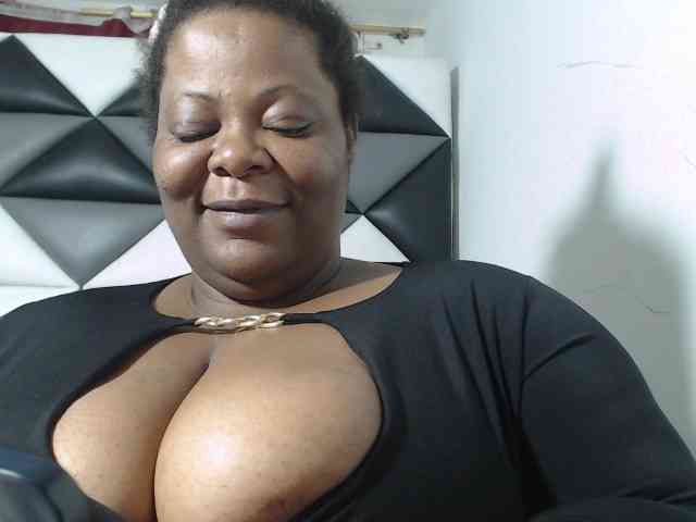 ShantalBBW webcam