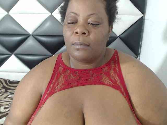 ShantalBBW webcam