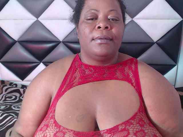 ShantalBBW webcam