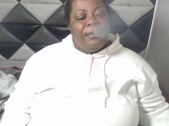 ShantalBBW webcam