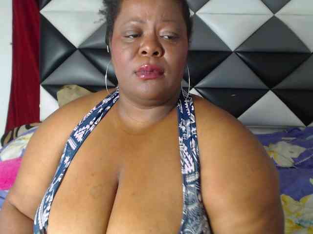 ShantalBBW webcam