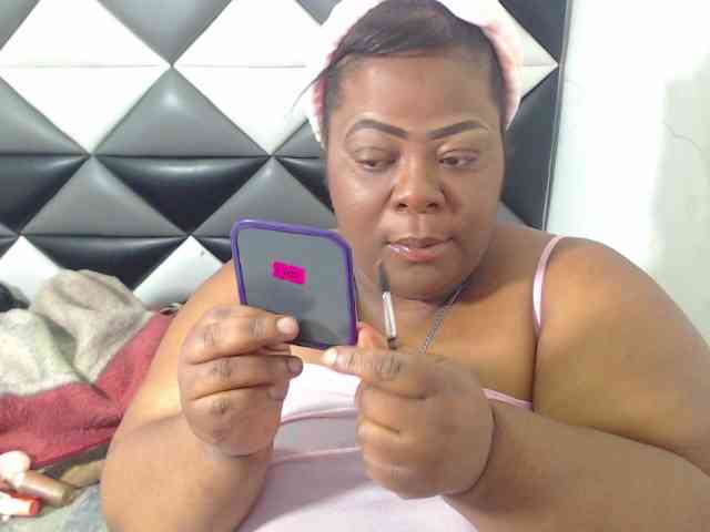 ShantalBBW webcam