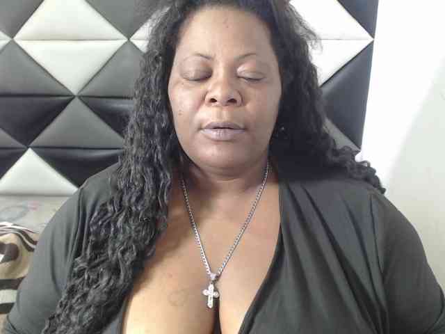 ShantalBBW webcam