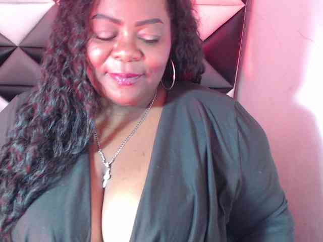 ShantalBBW webcam