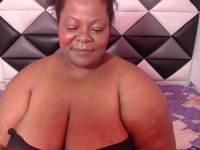 ShantalBBW webcam