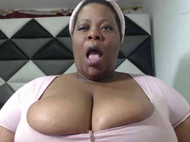 ShantalBBW webcam