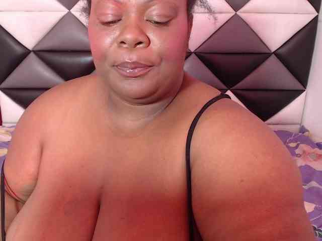 ShantalBBW webcam