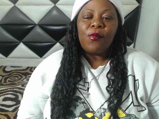 ShantalBBW webcam