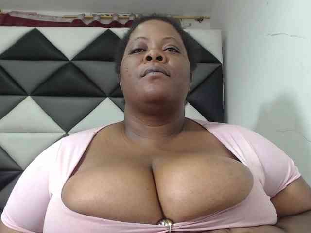 ShantalBBW webcam