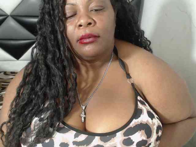 ShantalBBW webcam