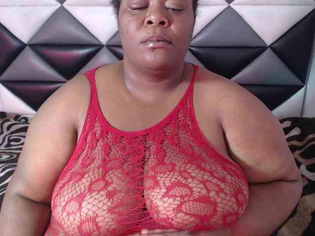 ShantalBBW webcam