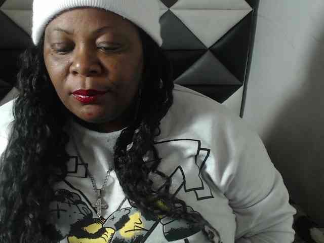 ShantalBBW webcam