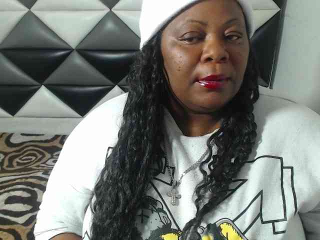 ShantalBBW webcam