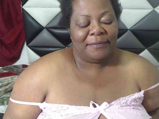 ShantalBBW webcam