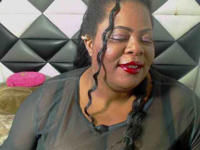 ShantalBBW webcam