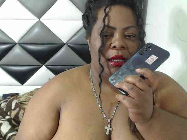 ShantalBBW webcam