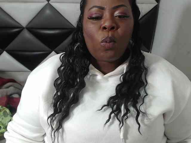 ShantalBBW webcam