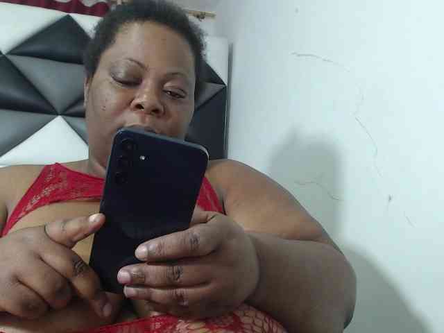 ShantalBBW webcam