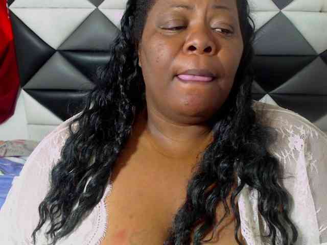 ShantalBBW webcam