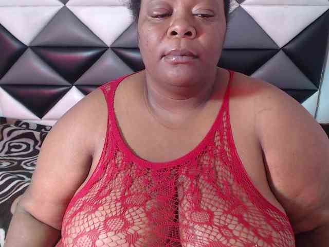 ShantalBBW webcam