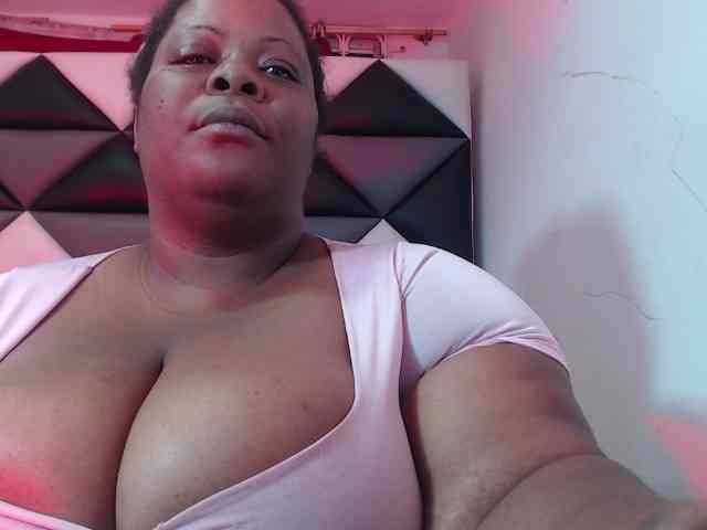 ShantalBBW webcam