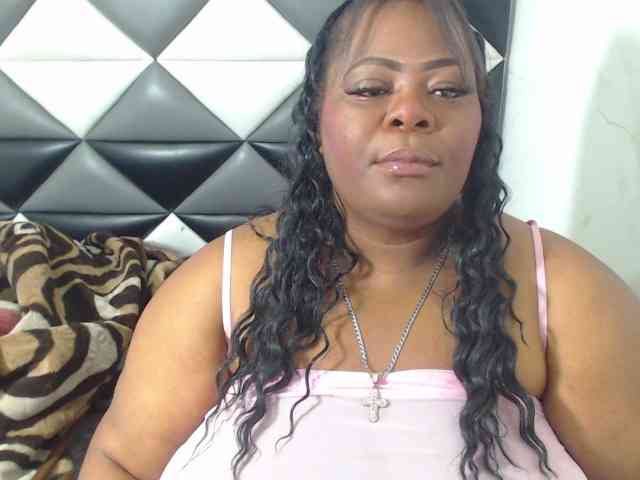 ShantalBBW webcam